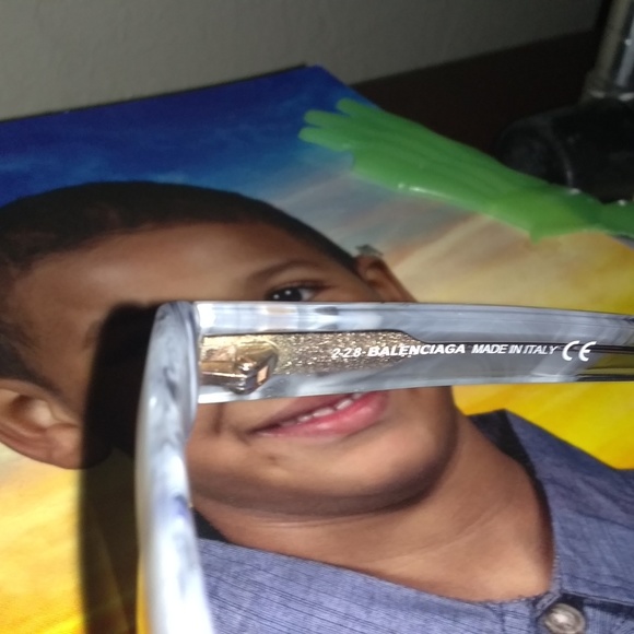 Balenciaga "50 shades of Gray " Glasses - Picture 5 of 6